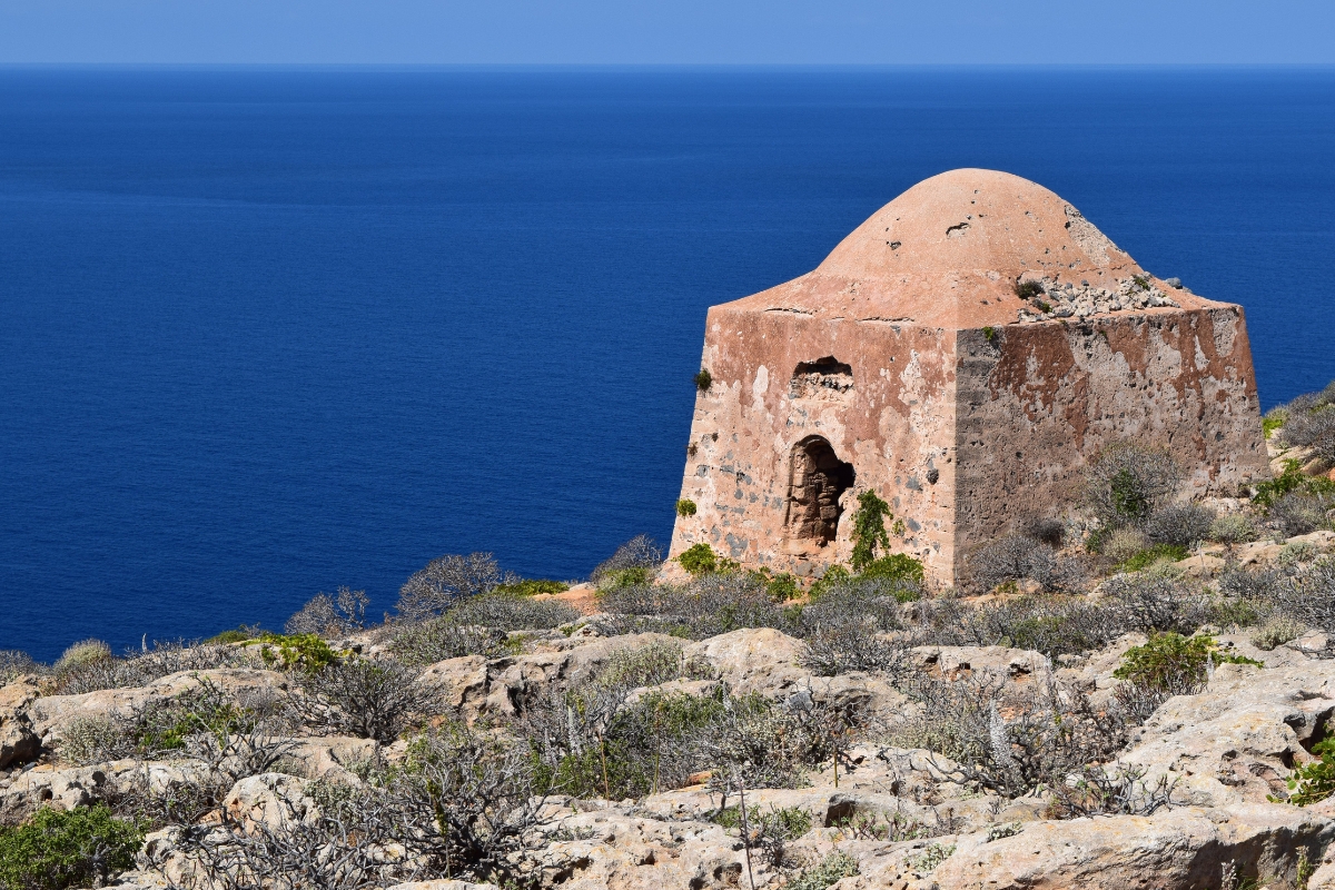 pirate-fortress-gramvousa-island-trip-for-single-holidaymakers-at-mistral-hotel-for-solos-in-crete-greece