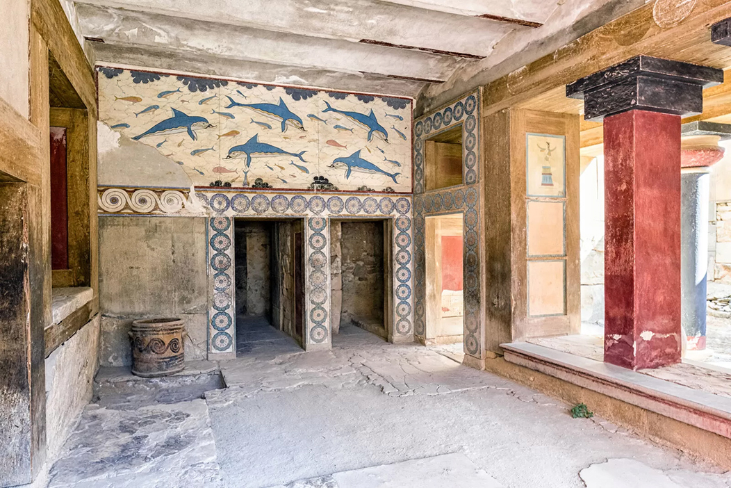 knossos-archeology-site-for-solo-travelers-at-mistral-hotel-crete-greece