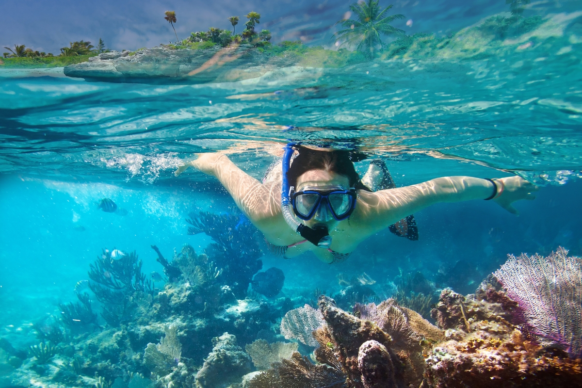 sonrkeling-in-crystal-clear-waters-at-balos-lagoon-boat-trip-from-mistral-hotel-solo-travellers-in-crete-greece