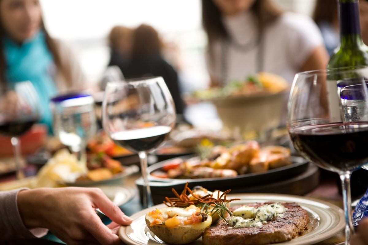 wine-tasting-lunch-at-the-mistral-hotel-for-solo-travellers-crete-greece