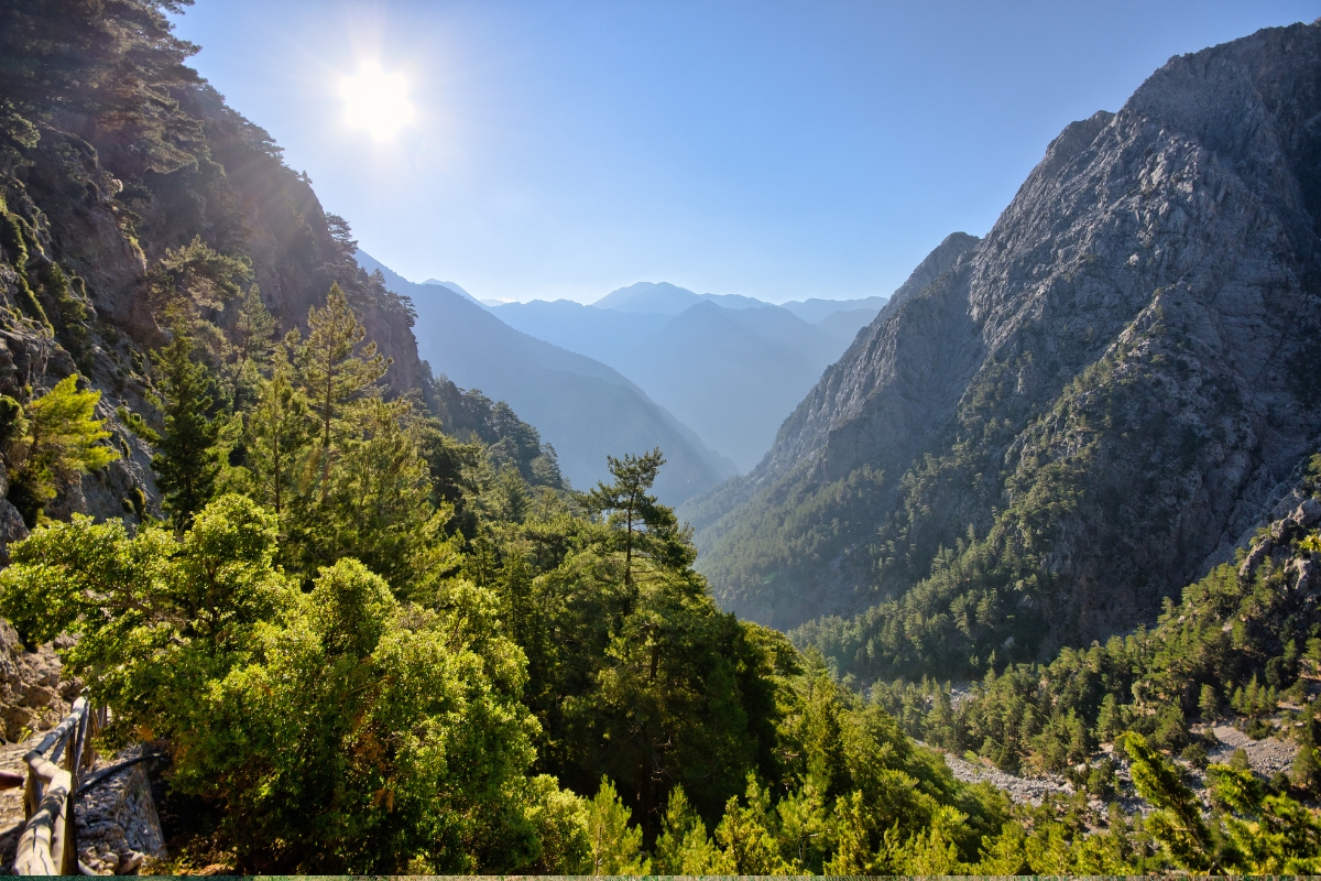 hiking-the-mountains-of-crete-with-solo-travellers-in-vacation-at-mistral-hotel-singles-only