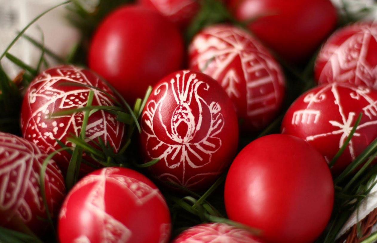 red-eggs-for-easter-basket-for-single-vacation-at-mistral-hotel-crete-greece