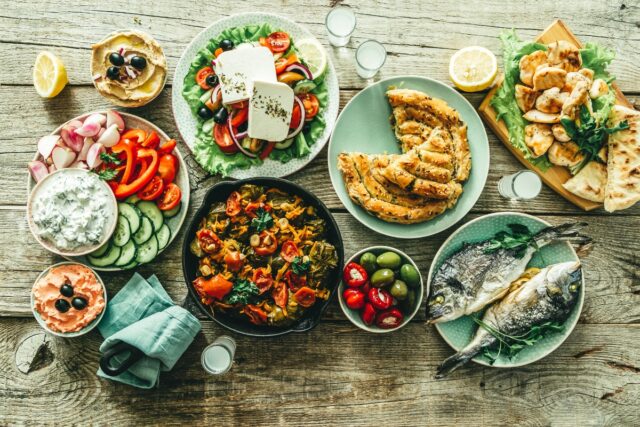 vegetarian-food-detox-retreat-yoga-and-wellbeing-week-in-crete-mistral-hotel-for-solo-travellers