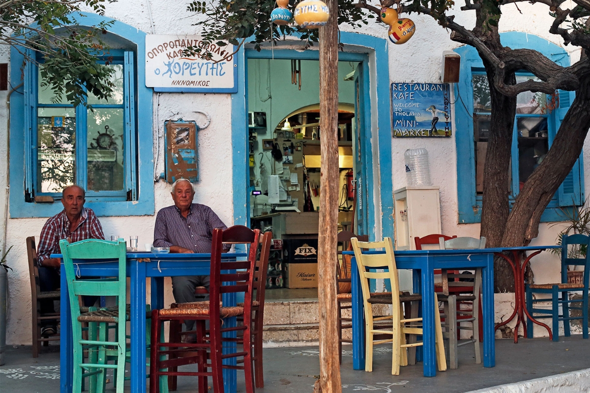 coffee-shop-crete-greece-solo-holidays-single-travel-Mistral-hotel
