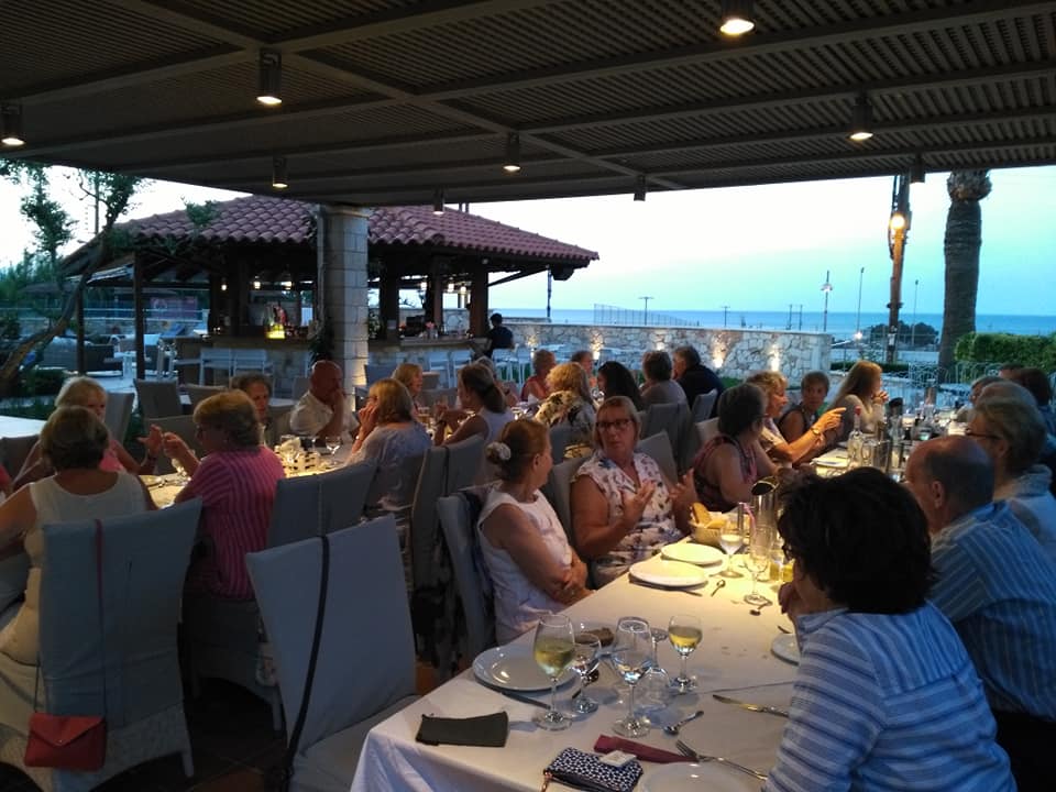 singles-never-eat-alone-at-the-mistral-hotel-solo-travellers-crete-greece-offer-for-teachers
