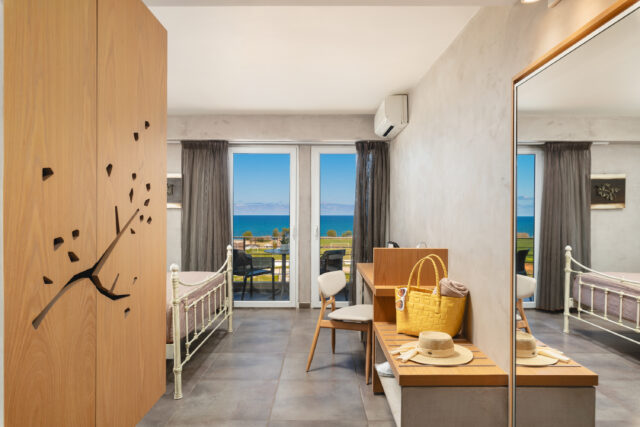 sea-view-room-hotel-singles-in-crete-solo-travellers-exclusive-holidays-mistral-chania-vacation-solos-greece